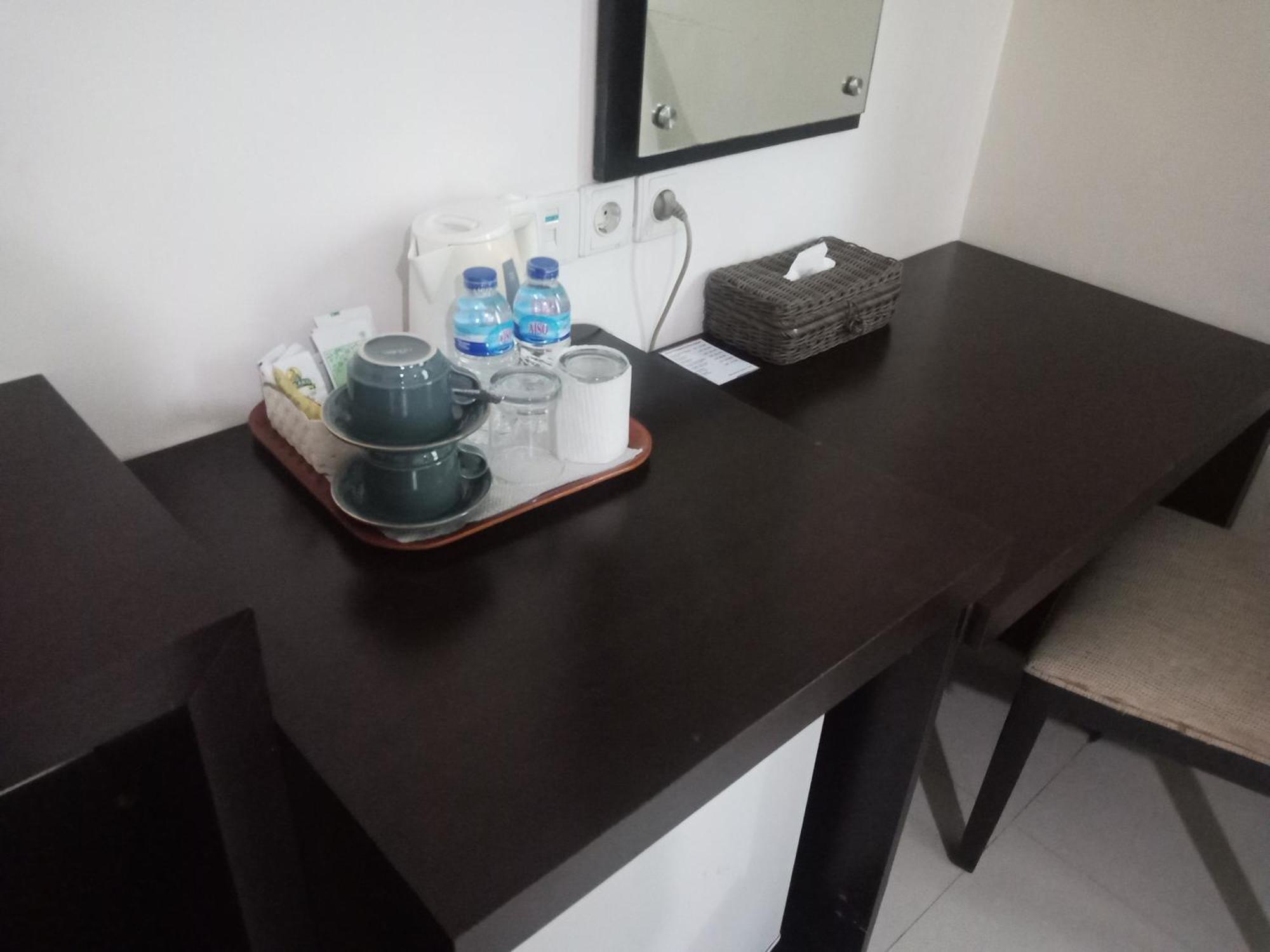 Manise Hotel Ambon Extérieur photo