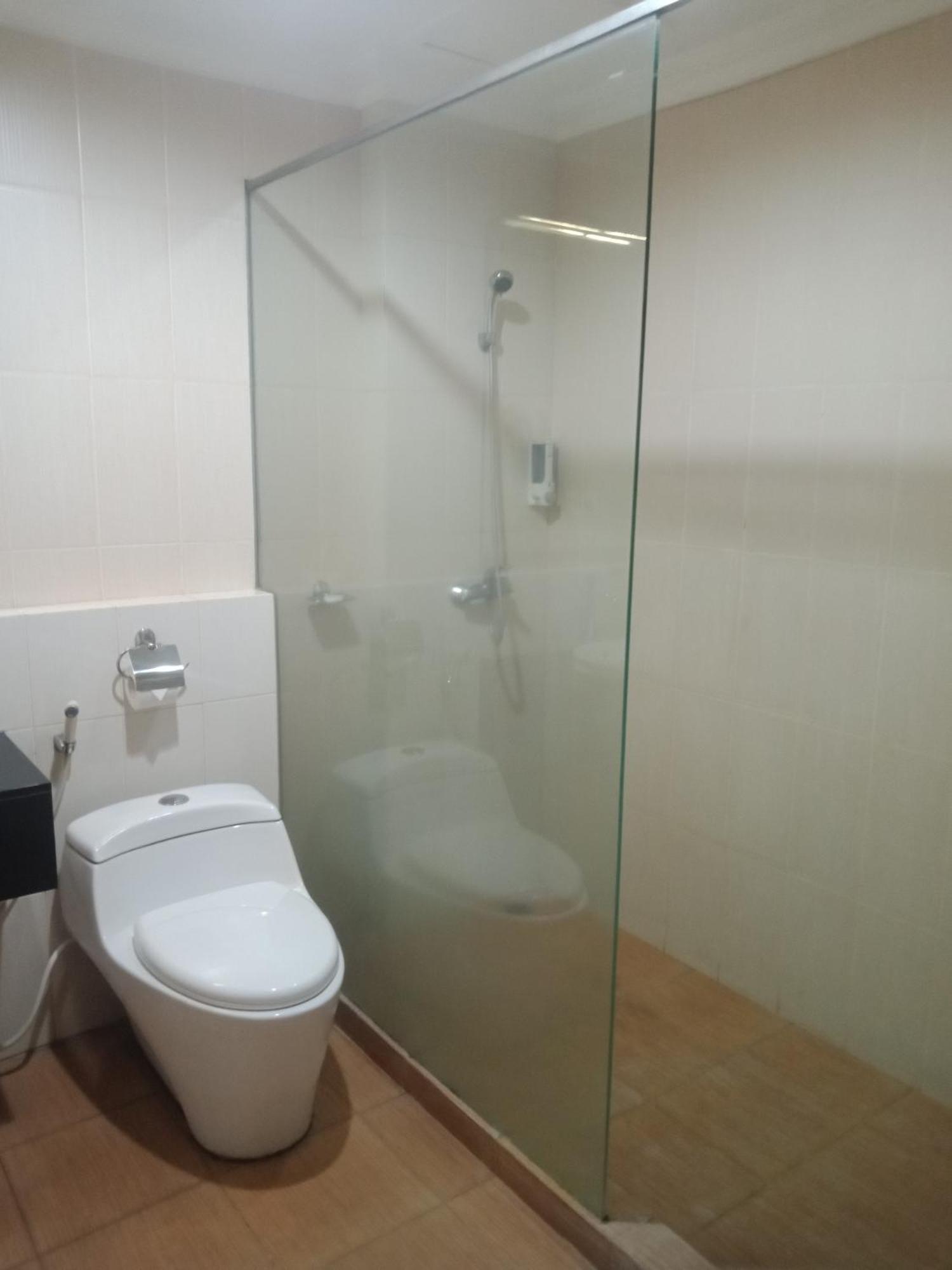 Manise Hotel Ambon Extérieur photo