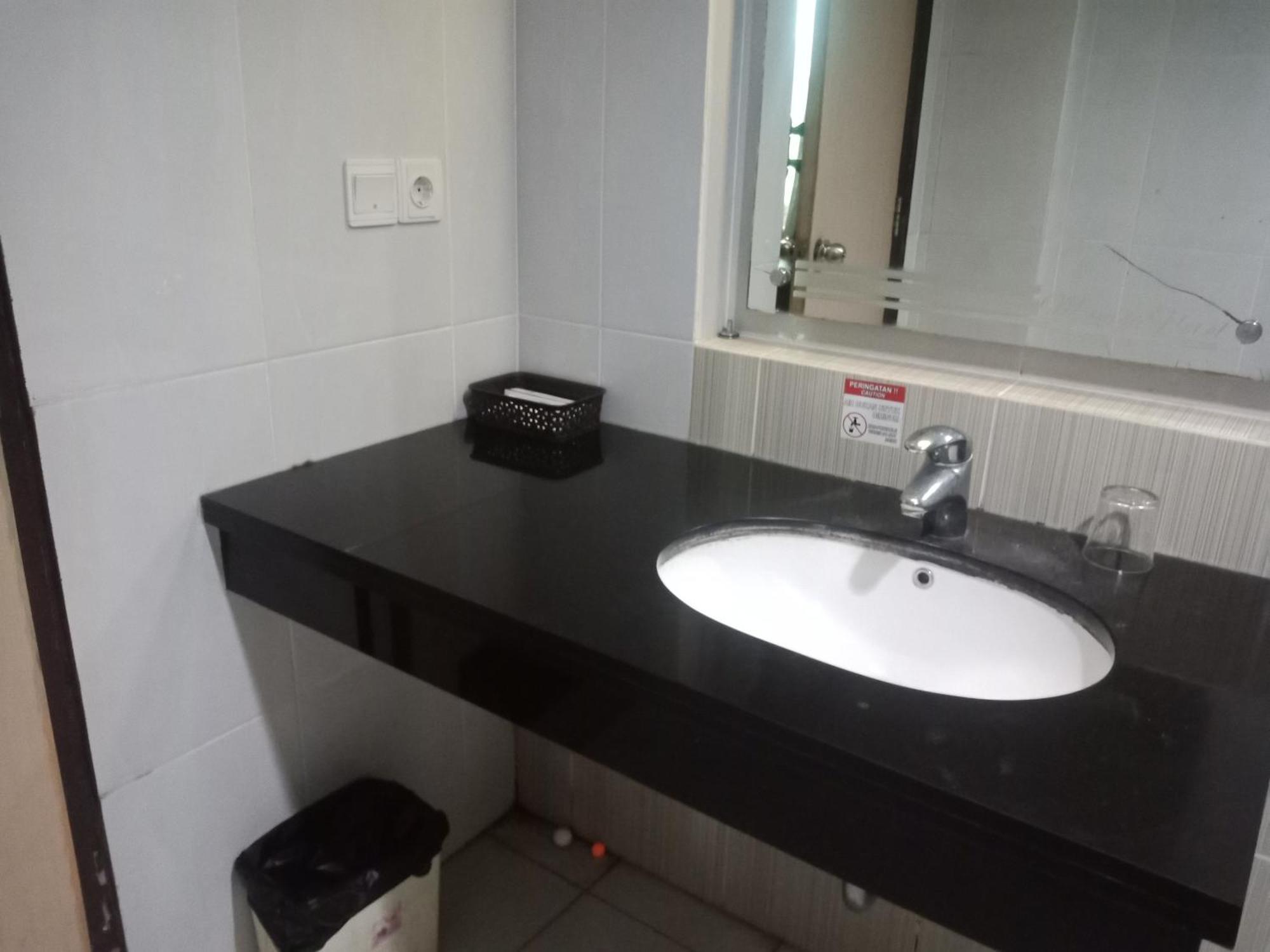 Manise Hotel Ambon Extérieur photo