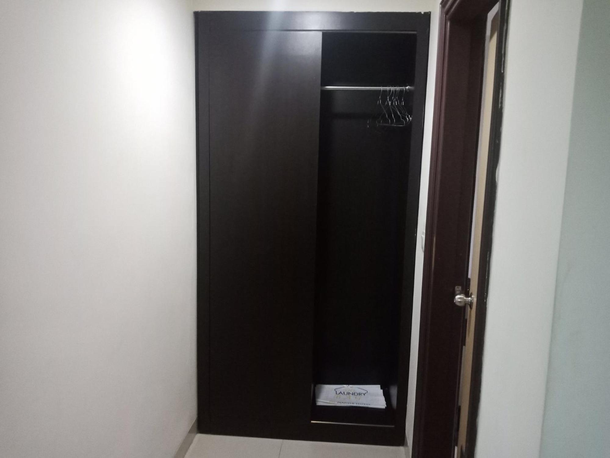 Manise Hotel Ambon Extérieur photo