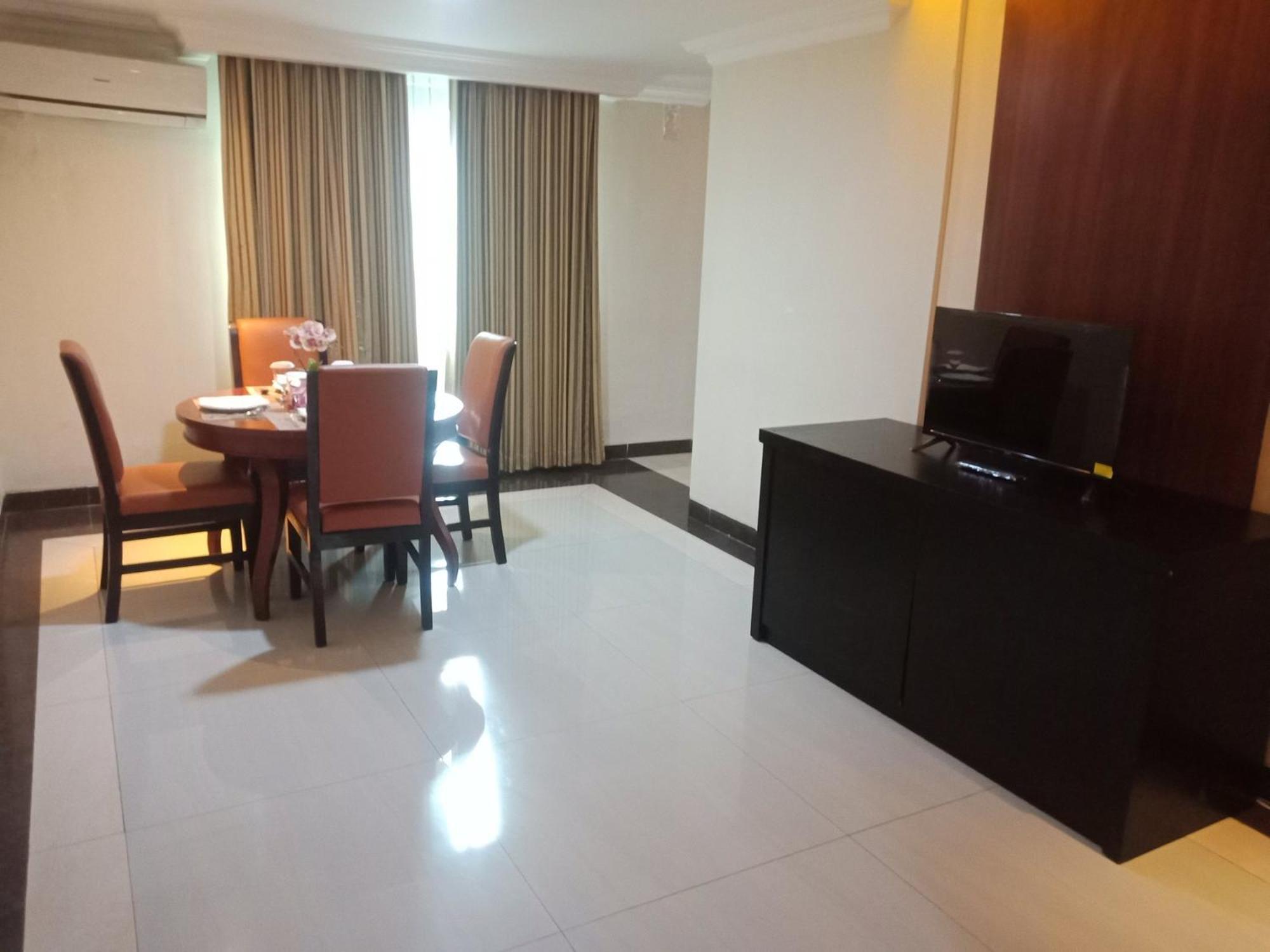 Manise Hotel Ambon Extérieur photo