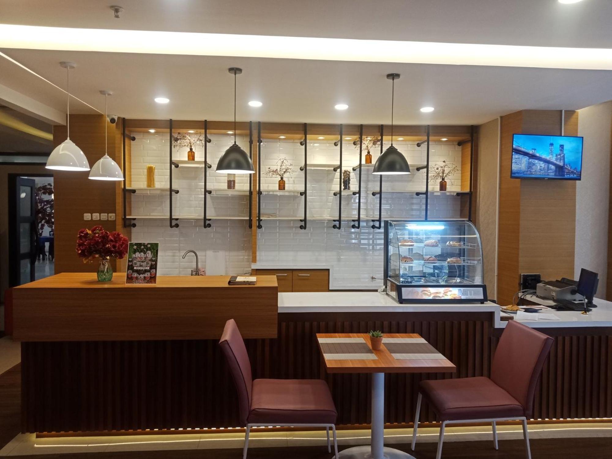 Manise Hotel Ambon Extérieur photo