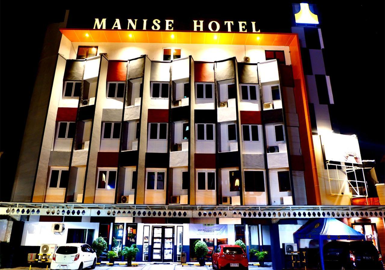 Manise Hotel Ambon Extérieur photo