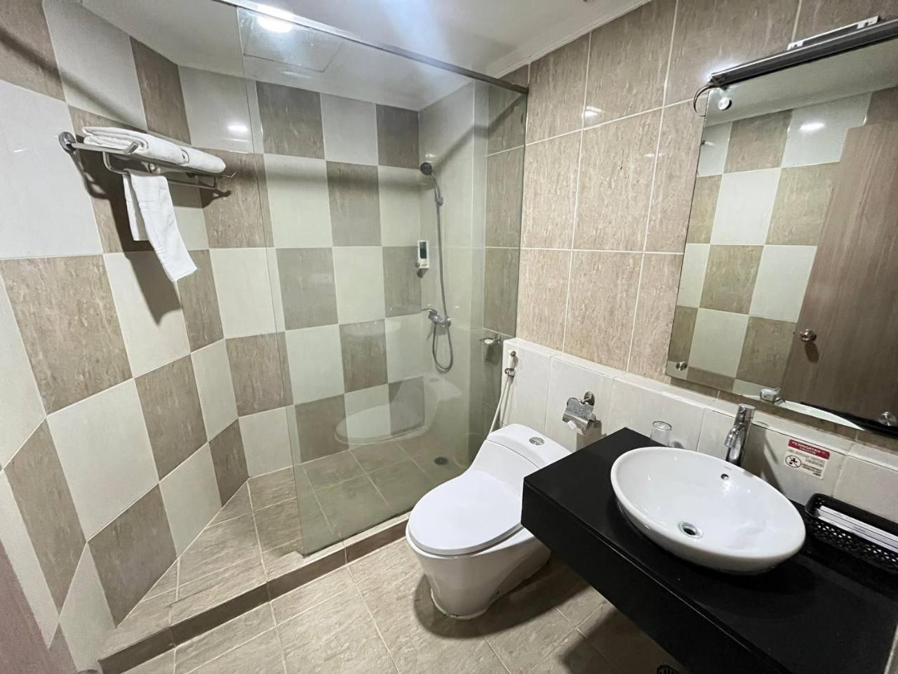 Manise Hotel Ambon Extérieur photo
